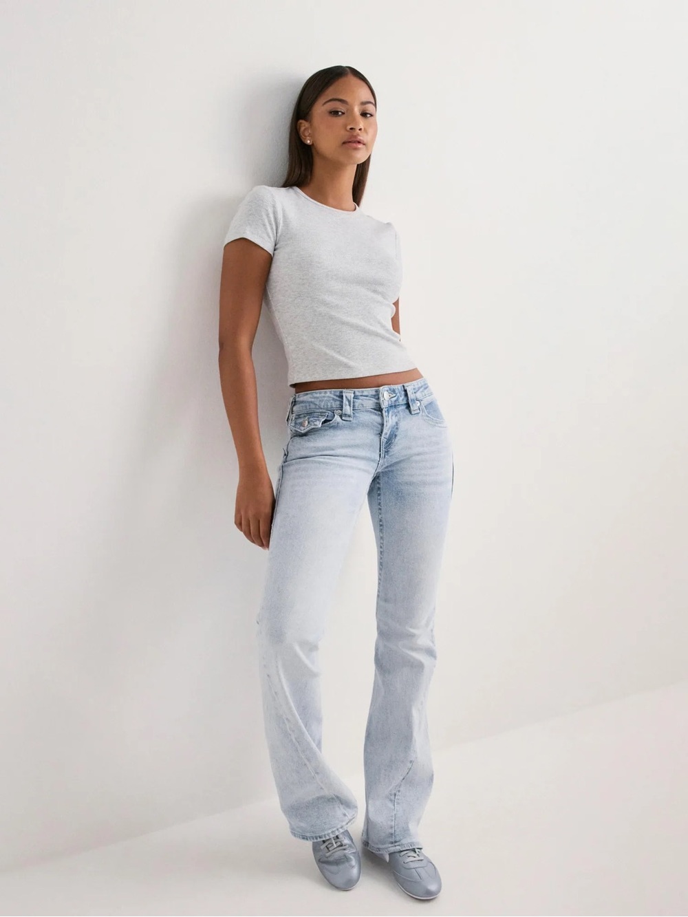 NWT True Religion Joey Mid Rise Flare Jeans Light Wash Stretch Size W29🦋